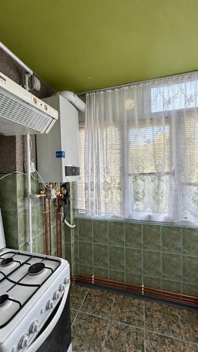 Apartament spatios cu 3 camere, 55 mp utili, etaj 3 - zona Lipovei – fotografia 2 din 8