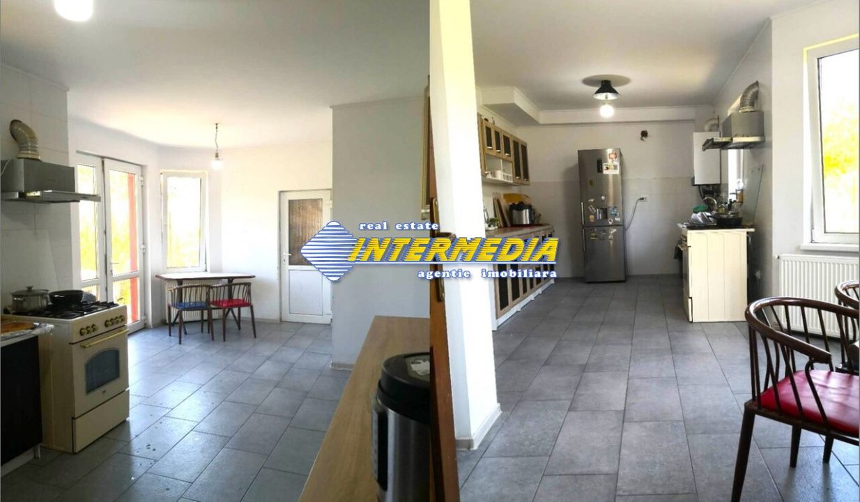 Casa Ciugud 4 camere COMISION ZERO cumparare cu garaj teren 453 mp. finisata – fotografia 8 din 13
