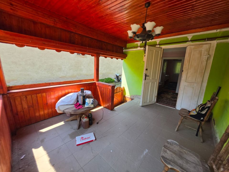 Casa la tara, Apoldul de Sus, 4 camere dormitoare, anexe, pivnita, teren 1200 mp – fotografia 10 din 43