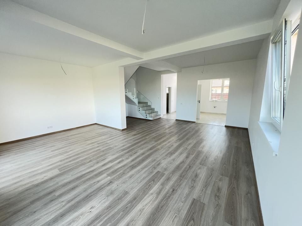 Casa-Duplex-4 camere-115mp-Curte-300mp-Utilitati-Sanpetru-Brasov – fotografia 2 din 19