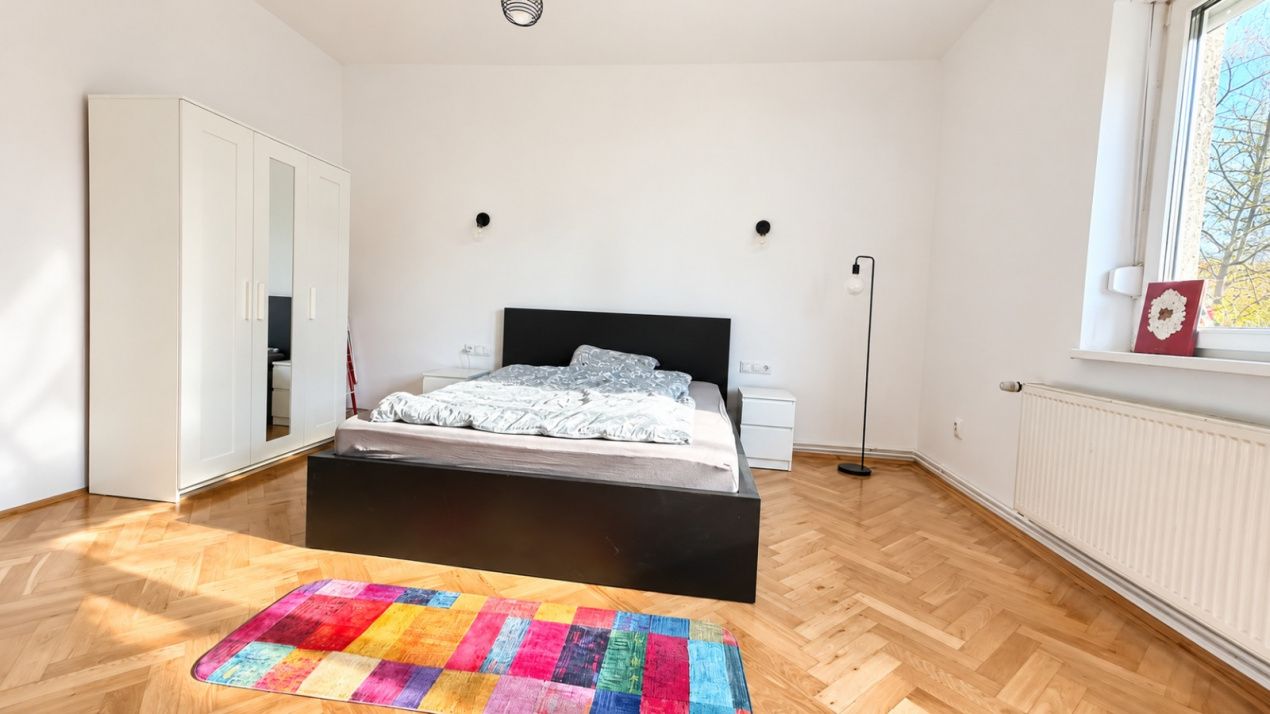 Liniște și intimitate în zona centrală–Apartament in vila, garaj, demisol – fotografia 8 din 18