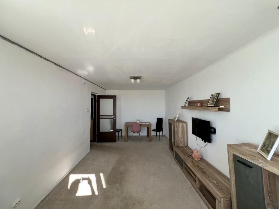 Apartament 3 camere, decomandat, 70 mp utili - zona Sagului – fotografia 2 din 11