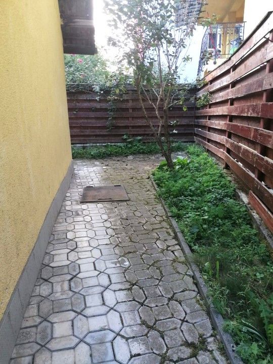 Zona UMF, casa de inchiriat cu curte – fotografia 13 din 13