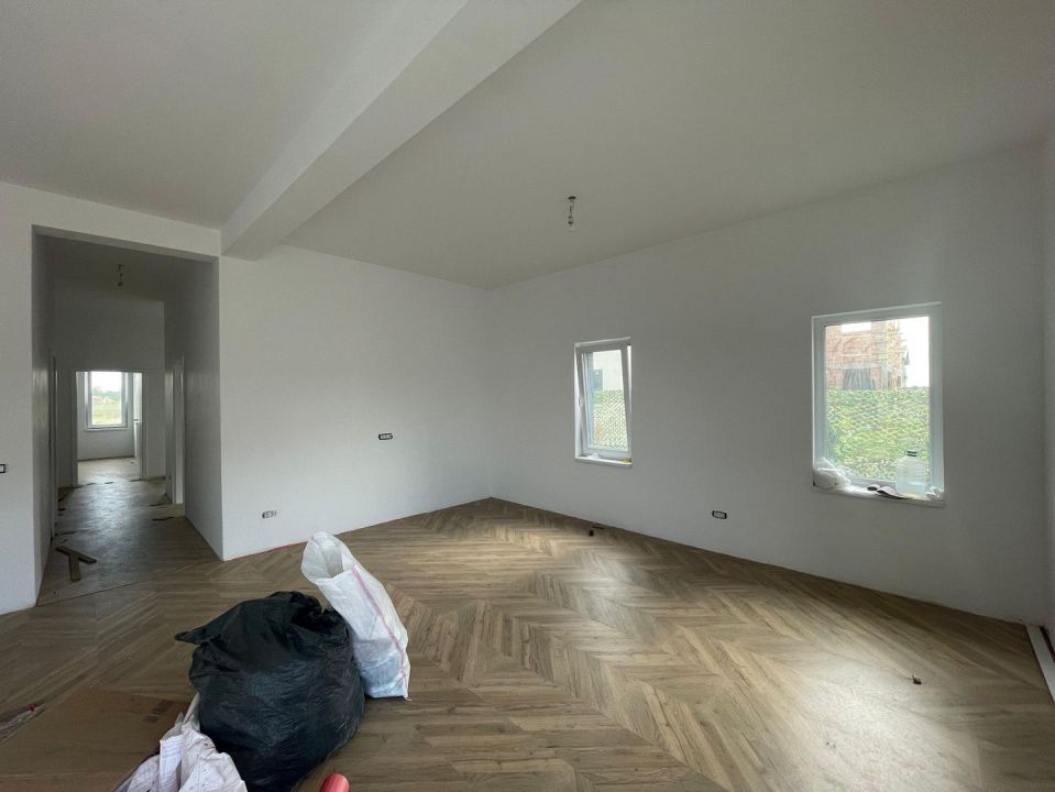 Duplex pe parter 98mp utili, 375mp teren - Calea Urseni – fotografia 4 din 11