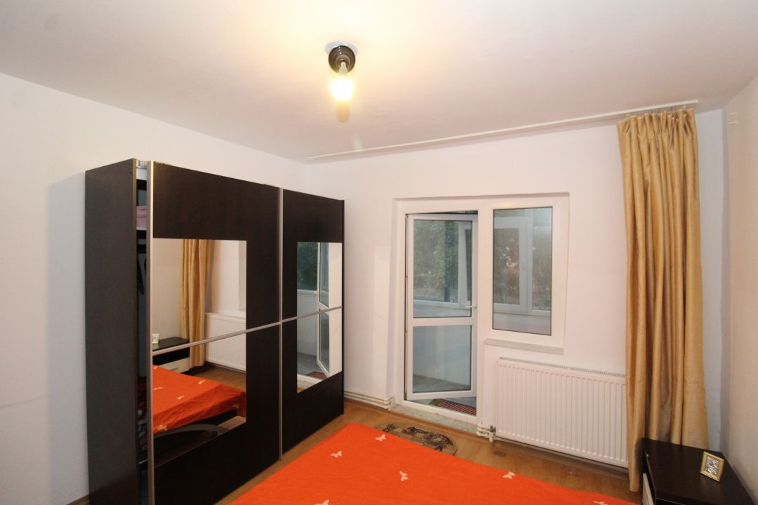 Ap. 2 cam. Bd. Lapusneanu / Str. Farului, Gaze, Parcare. Comision 0% – fotografia 2 din 8