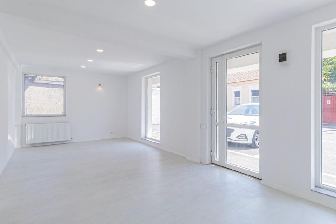 Spațiu comercial pretabil pentru diverse activități – strada De Mijloc – fotografia 5 din 8
