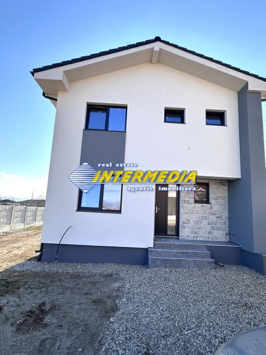 Casa Noua in Cetate 4 camere 117 mp. Teren 340 mp Finisata 90 % – fotografia 3 din 19
