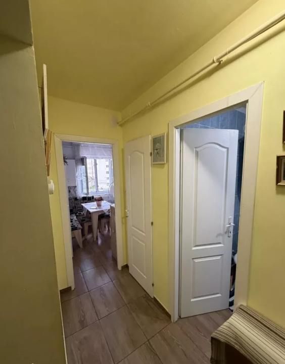 📍 Apartament 2 Cam Decomandat – Etaj 2/4, Zona Micro 6(Vizavi de fostul Select) – fotografia 8 din 12