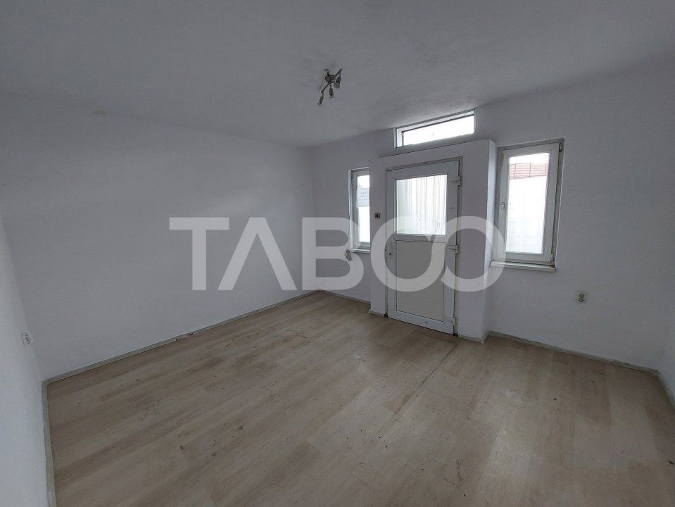 Spatiu birou de inchiriat 40 mp compartimentat zona Turnisor Sibiu – fotografia 1 din 5