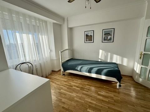 Apart. 4 camere, mobilat și utilat, central, Bloc Stea cu vedere spre Primărie – fotografia 31 din 32