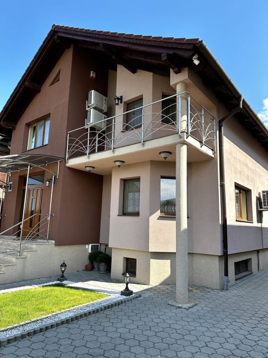Casa D+P+M cu garaj teren 400 mp finisata utilata mobilata asfal CETATE Giro – fotografia 3 din 18