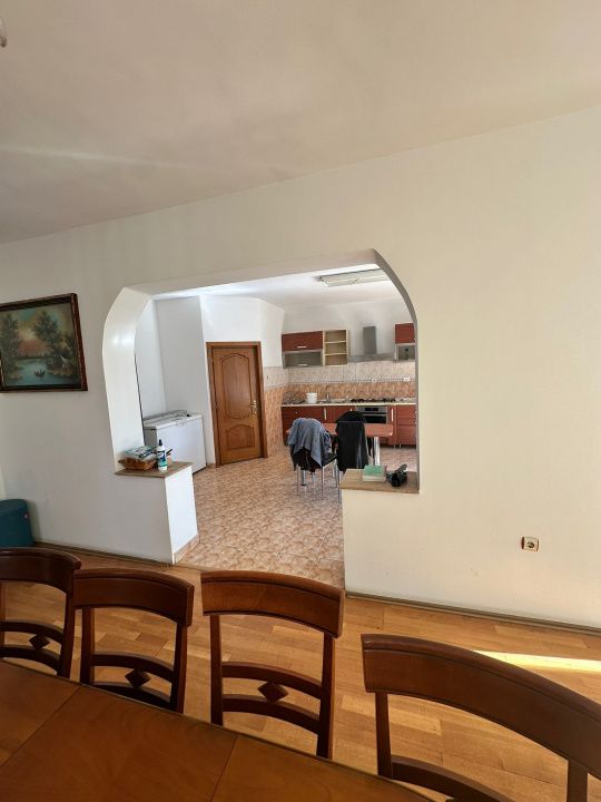 Oportunitate de investiție! Casă de vanzare, cu 8 camere, 382 mp, zona Gruia – fotografia 6 din 11