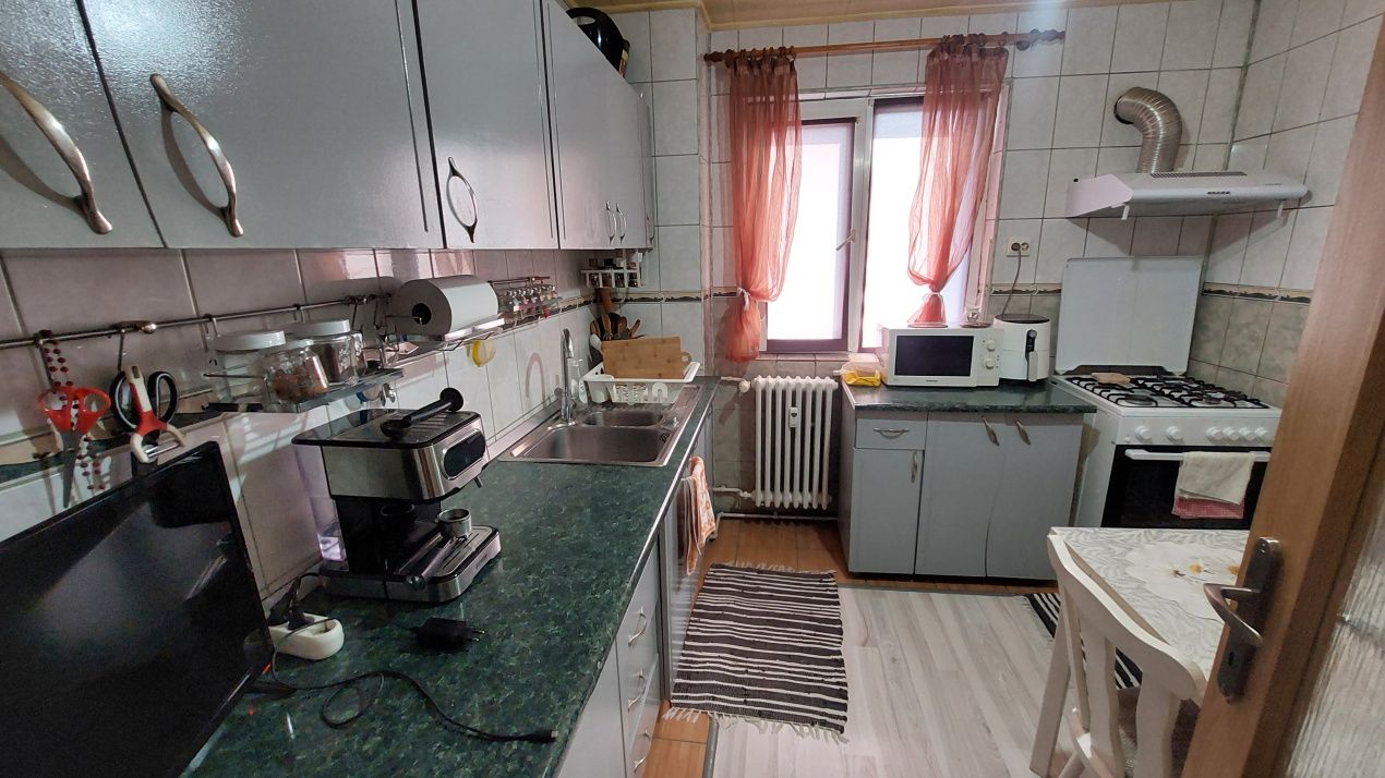 Apartament 3 camere semidecomandat, 68 mp, etajul 3, Valea Rosie, zona Scoala 42 – fotografia 4 din 6