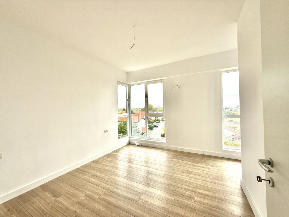 Spatiu/Biroul tău cu terasă de 70 mp, la doi pași de Azur – fotografia 12 din 14