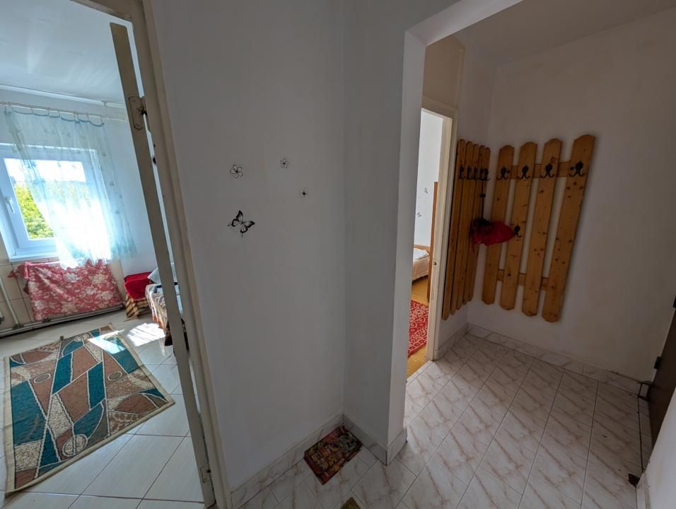 Mioriței - Billa - grădinița Lizuca- 3 camere- bloc din 1982 – fotografia 3 din 12