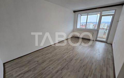 Apartament decomandat de vanzare cu 3 camere balcon zona Mihai Viteazu