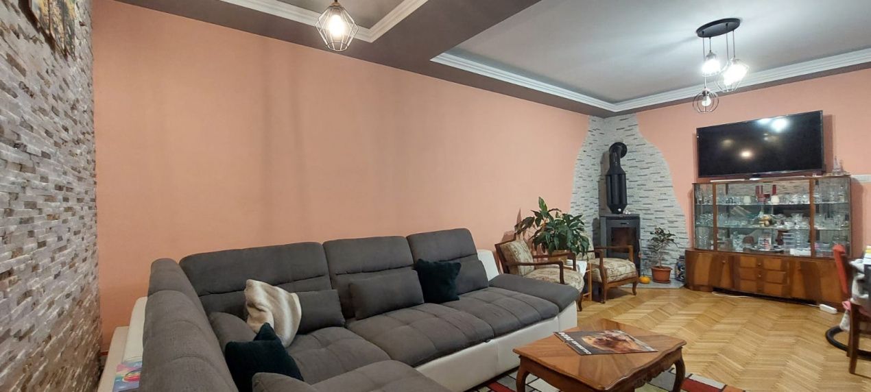 Casa cu 4 camere mobilata si utilata 593mp teren zona Centru – fotografia 2 din 22