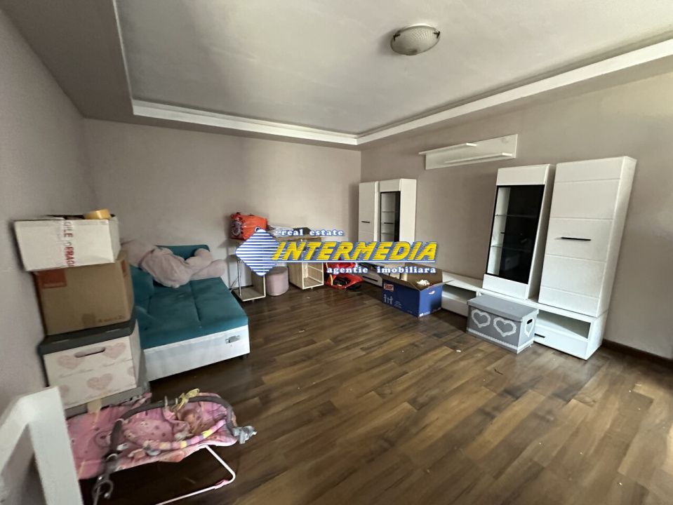 Proprietate 2 case curte pavata Teren 700 mp Hotel CETATE gard utilitati – fotografia 10 din 28