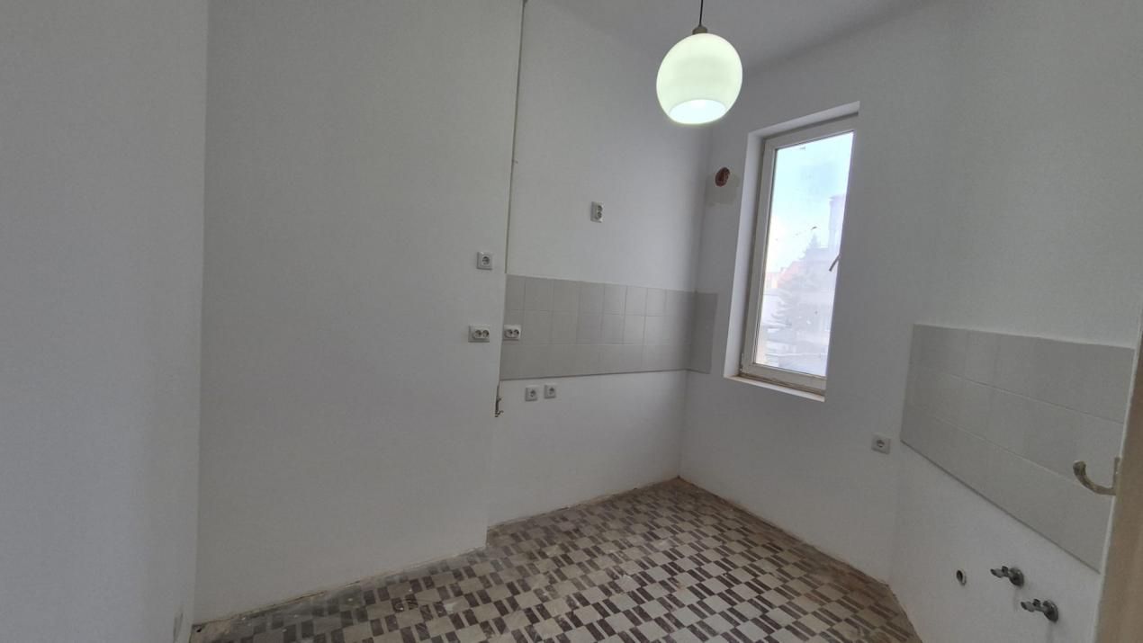 SPATIU DE INCHIRIAT - PIATA ROMANA – fotografia 4 din 8