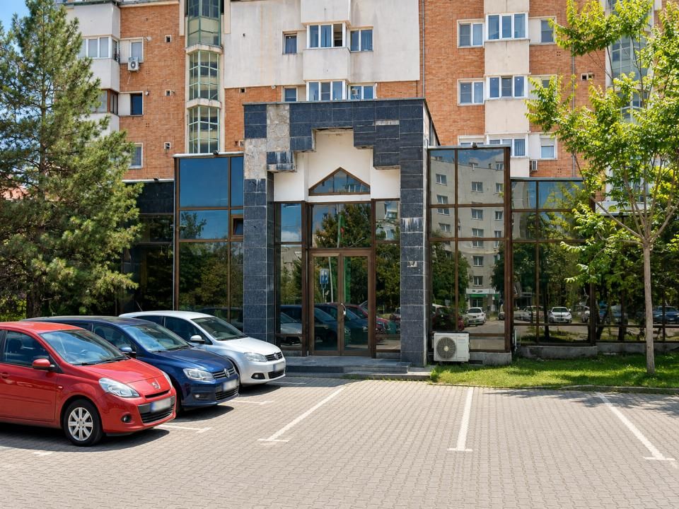 Spațiu comercial premium – 600 mp - Vad comercial excelent - Bacău – fotografia 5 din 7