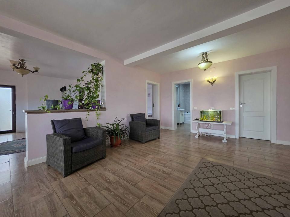 Vilă P+1 cu 6 camere, complet mobilată și utilată, la 10 minute de plaja Corbu – fotografia 5 din 17