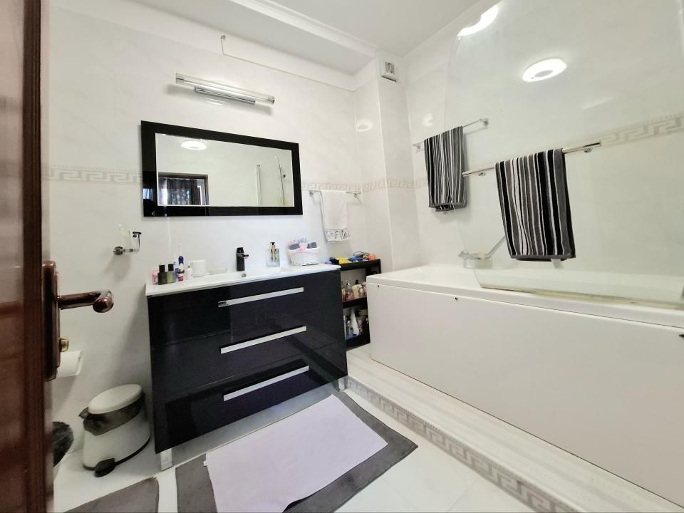 5 Camere | 217 MP | Panoramic | Etaj 2 + mansarda | Parcare | Centrală – fotografia 15 din 17