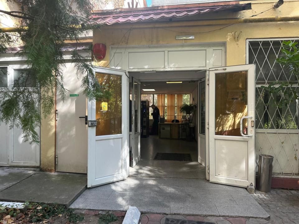 Imobil intreg de birouri si spatii comerciale la parter stradal Dristor – fotografia 3 din 7