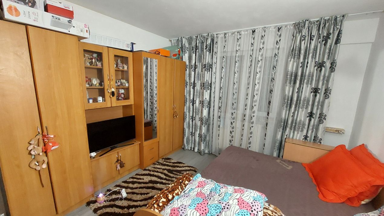 Camera de camin, 20mp, etajul 3, cartier Sarari, zona Liceul Henri Coanda – fotografia 1 din 3