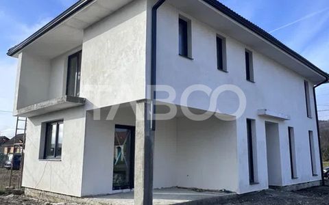 Casa individuala 4 camere  de vanzare 300 mp teren Exterior Sibiu
