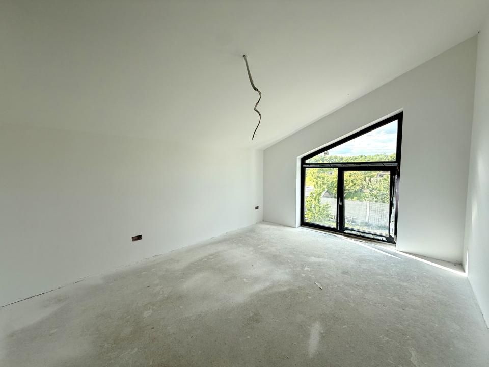 Duplex perete dublu, 5 camere, 141 mp utili, 420 mp teren - Ghiroda – fotografia 6 din 12