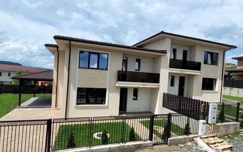 Casă modernă la intrare în Chinteni – zonă superbă, cu priveliște