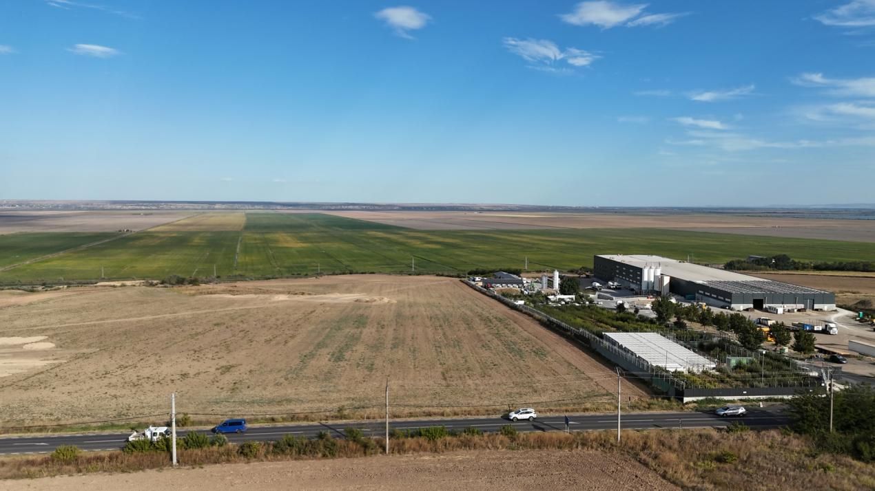 TEREN 82300 MP ÎN ESTUL ROMÂNIEI – fotografia 2 din 15