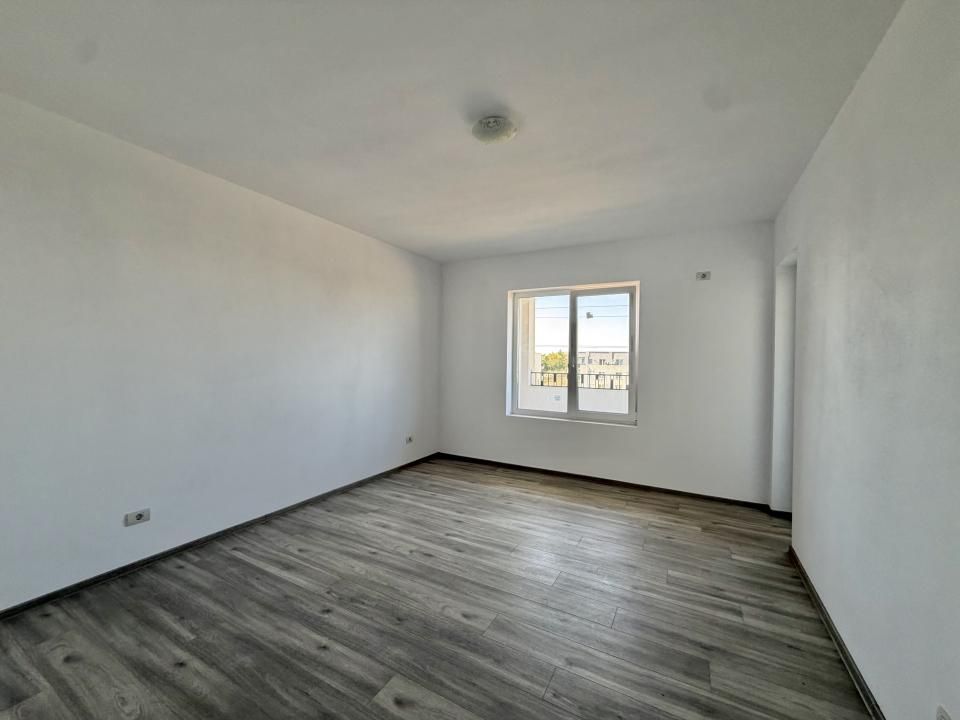 Apartament 2 camere, decomandat, etaj 3, 2 balcoane in Giroc – fotografia 2 din 10