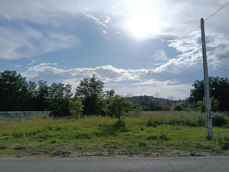 TEREN INTRAVILAN 712 MP | 17 ML DESCHIDERE | UTILITĂȚI | APROAPE DE COSTEȘTI – fotografia 1 din 7