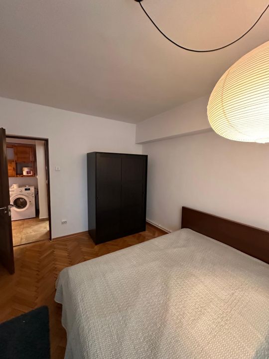 Apartament 3 camere de inchiriat, in zona Centrala -  vedere catre Blvd Mircea – fotografia 15 din 16