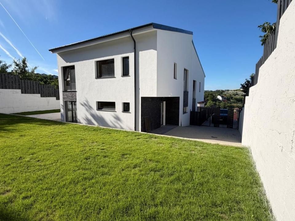 Duplex - ultima unitate disponibila, 120 mp utili, teren 357 mp | Dezmir – fotografia 1 din 3