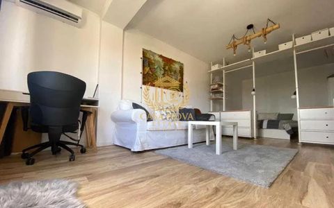 Apartament o camera, etaj intermediar, finisat modern