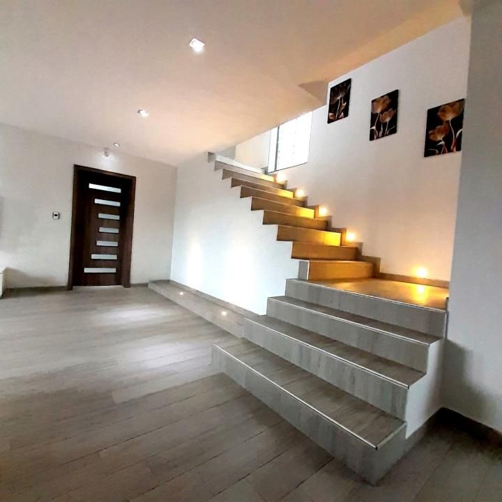 Casă P+E, 192 mp utili, teren 600 mp și garaj dublu | Dezmir – fotografia 2 din 13