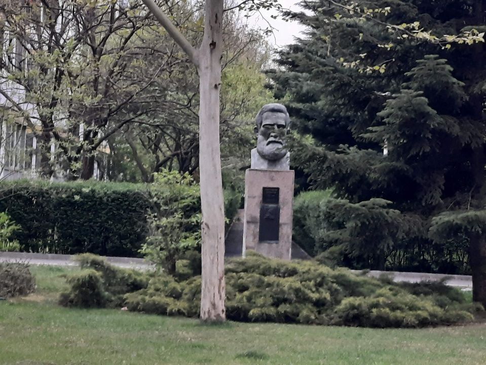 Drumul Taberei, Valea Oltului Brancusi, garsoniera parter, bloc 4 etaje, boxa – fotografia 3 din 28