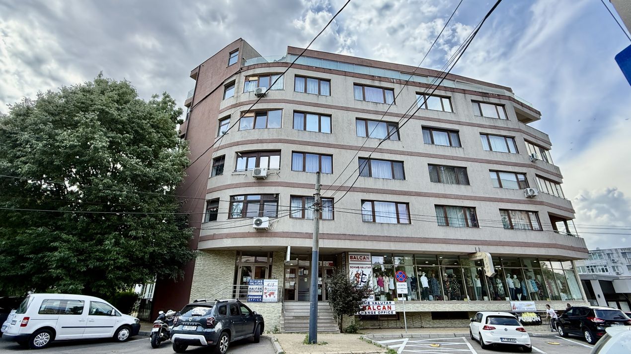Penthouse UNIC 204 mp totali in Tomis Nord Constanta mobilat si utilat – fotografia 2 din 38