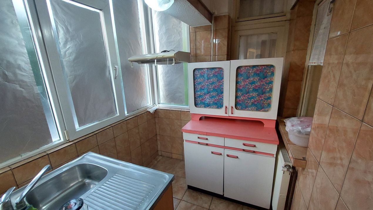 Apartament 2 camere decomandat, etajul 1, George Enescu, zona Liceul de Chimie – fotografia 4 din 5