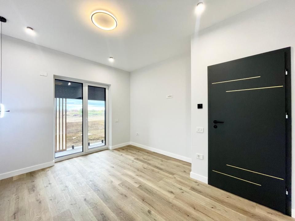 Duplex separat prin camera tehnica, 116mp utili - Mosnita Noua – fotografia 8 din 14