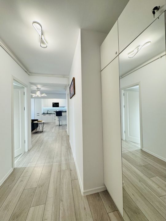 Apartament cu 3 camere complet mobilat si utilat, vedere spre  Mare – fotografia 14 din 18