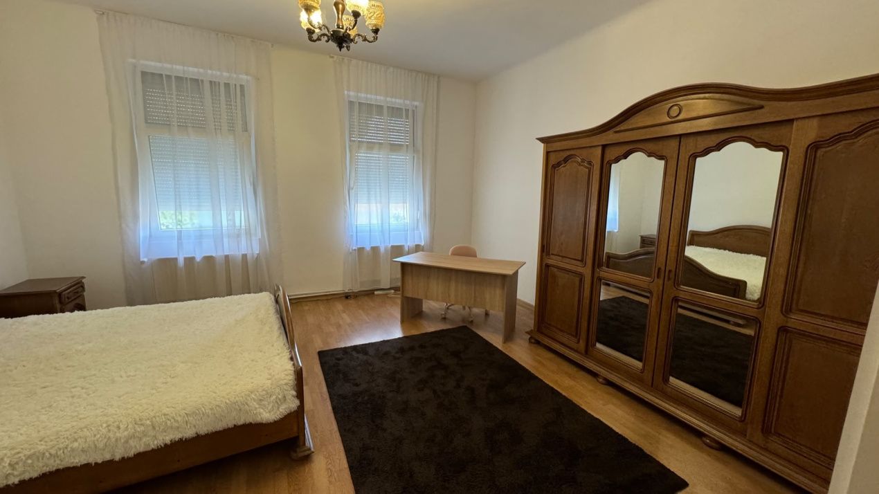 Închiriere apartament de 85 mp. la casă, str Roșiori – fotografia 1 din 11