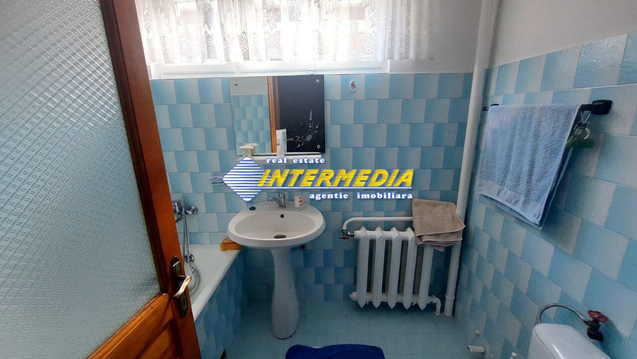 Casa de vanzare cu 5 camere in cartier Cetate Alba Iulia finisata D+P+E – fotografia 4 din 15