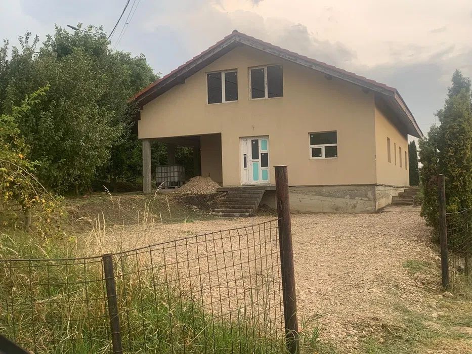 Teren si casa suprafata de 713 mp , zona : Deusu – fotografia 1 din 4