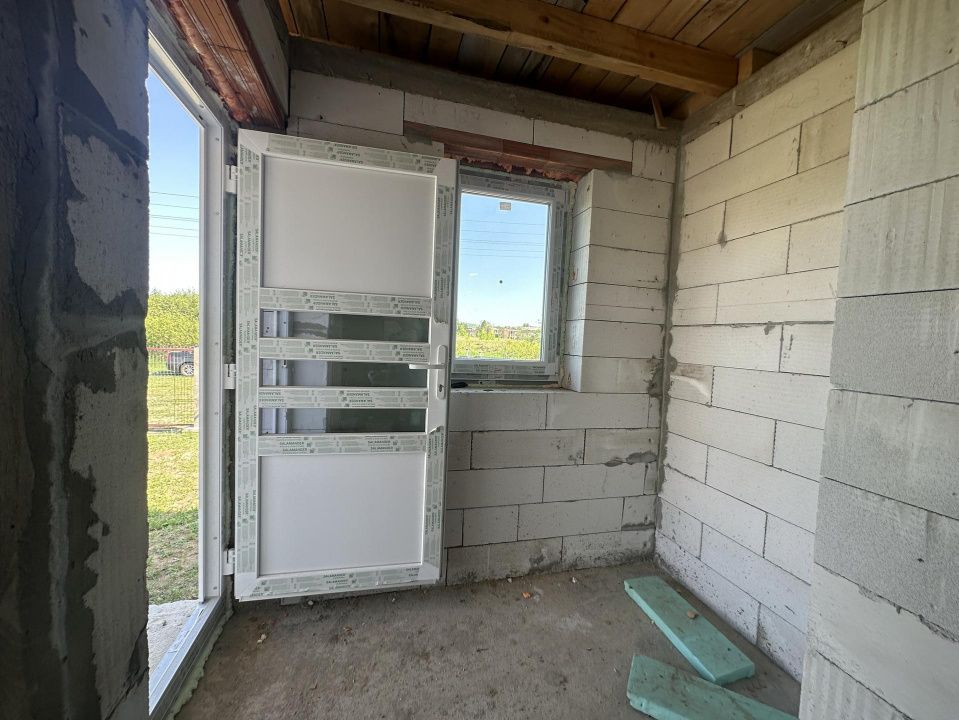 Casa in Rosu Teren 570 mp sau 1134 mp Terasa mare imprejmuit Barabant Alba – fotografia 11 din 21