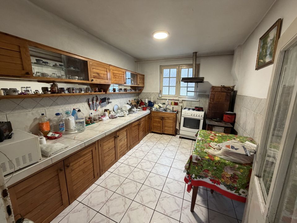 CASĂ DE VÂNZARE ÎN ȘARD, COMUNA IGHIU – TEREN 2.709 MP | 2 CASE | GARAJE | ANEXE – fotografia 3 din 23
