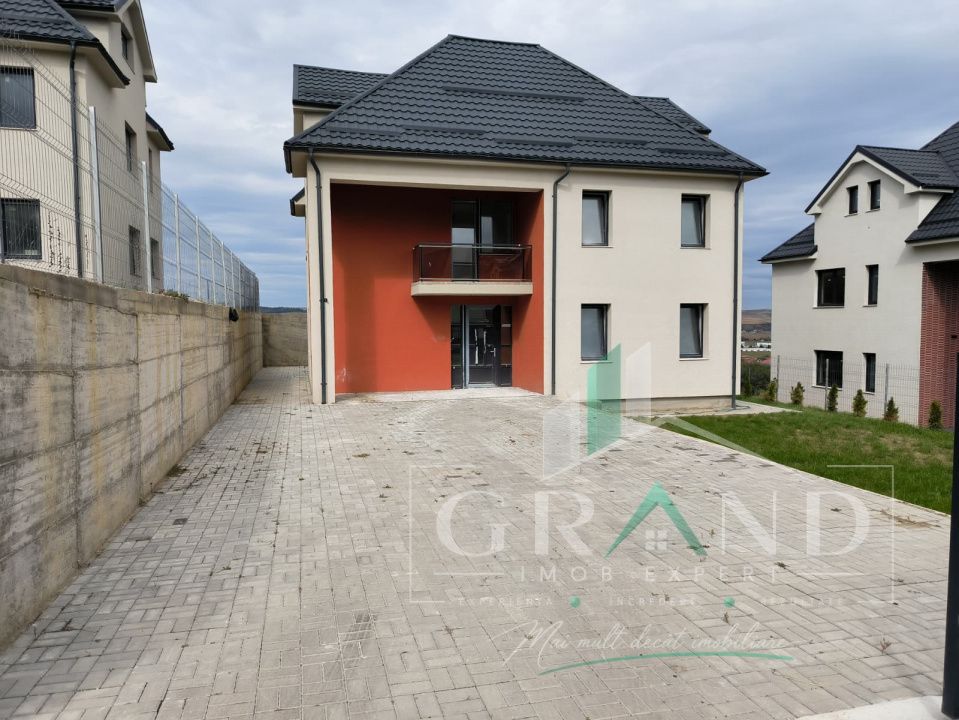 De vânzare–Casă individuală | Dezmir | 172 mp utili | Teren 440 mp – fotografia 2 din 18
