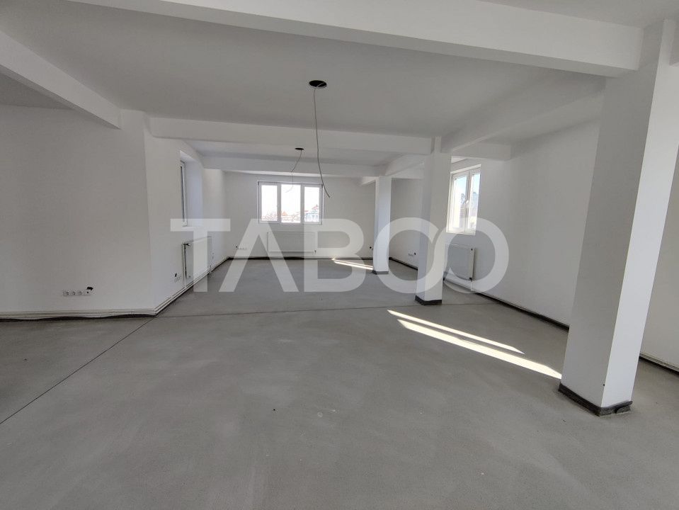 Spatiu comercial de inchiriat la strada intens circulata Central Sibiu – fotografia 2 din 12